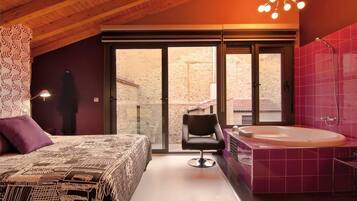 4 dormitorios, tabla de planchar con plancha, cuna de viaje