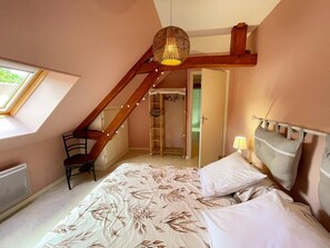 3 bedrooms, free WiFi - Family cottage with private terrace near Beauval (Meusnes)