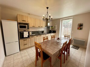 Réfrigérateur, micro-ondes, four, lave-vaisselle