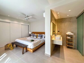 3 室のベッドルーム、アイロン / アイロン台、WiFi、ベッドシーツ