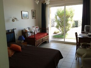 5 bedrooms, free WiFi - Large family house in Sarzeau, 12 people, sea view (Sarzeau)
