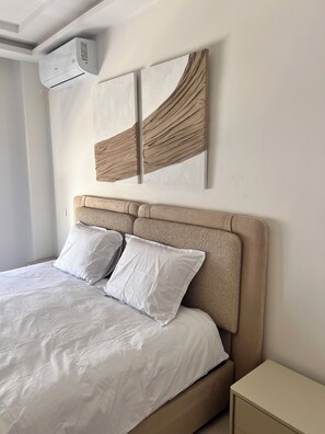 3 bedrooms, iron/ironing board, WiFi, bed sheets - Elegant Villa Floor with 2 Balconies, 10min Airport (Ariana)