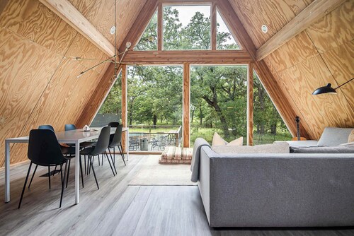 A-Frame in Nature, Minutes from Main, Sauna Access