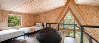 Large A-Frame in Nature - minutes from Main