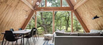 Large A-Frame in Nature - minutes from Main