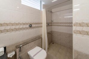 Double Room | Bathroom