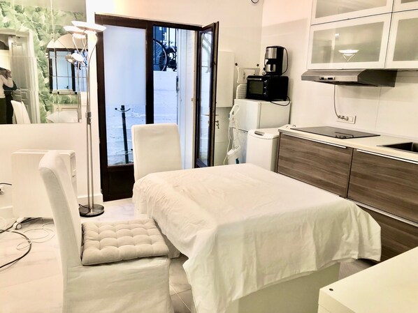 1 bedroom, iron/ironing board, free WiFi, bed sheets