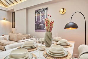 Dining - Sublime AC Apartment - Champs Elysees (Paris)