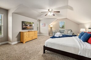 5 bedrooms, desk, iron/ironing board, WiFi