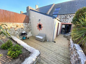 Terrace/patio - Getaway at Zoé's Cottage (LE VIVIER SUR MER)