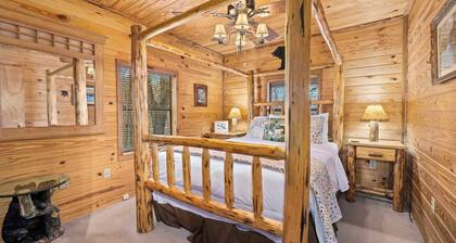 Ozark Escape-Hot Tub-Cabin-9 mi to Eureka DT