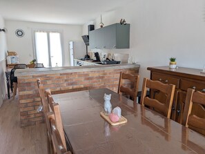 Dining - T5 House 110m² with enclosed garden, near beach, pets allowed, parking (Port-la-Nouvelle)