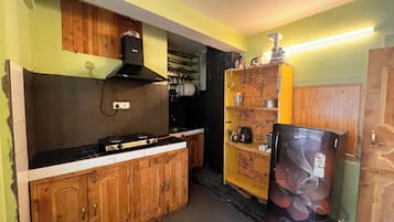 Luxury Penthouse, Valley View | Private kitchen | Fridge, stovetop, cookware/dishes/utensils