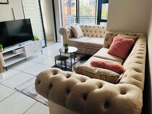 Living area - Cozy Pretoria Apartment With City & Garden Views (Pretoria)
