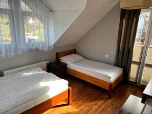 6 Schlafzimmer, Bügeleisen/Bügelbrett, Reisekinderbett, WLAN
