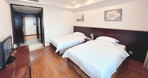 Habitación empresarial - 1 cama matrimonial o 2 individuales | Cortinas blackout, tabla de planchar con plancha y wifi gratis 