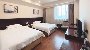 Business dubbelrum eller tvåbäddsrum | Mörkläggningsgardiner, strykjärn/strykbräda och gratis wi-fi