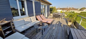 Outdoor dining - House 300 m from the beach!  Close to Cabourg, ideal for families. (Varaville)