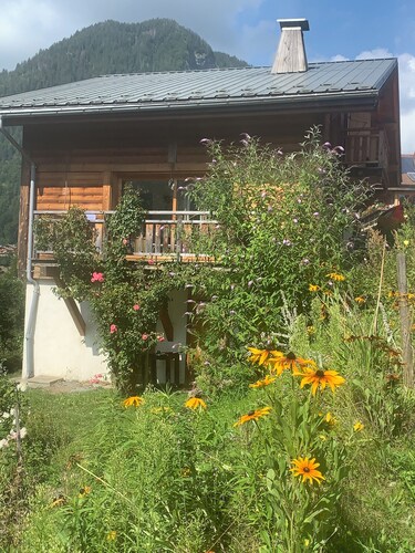 Comfortable chalet with panoramic view of the Aravis mountain range