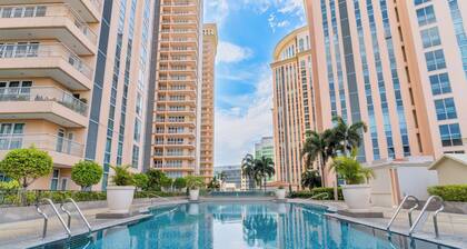 Luxe Suite With 180 Stunning City Views