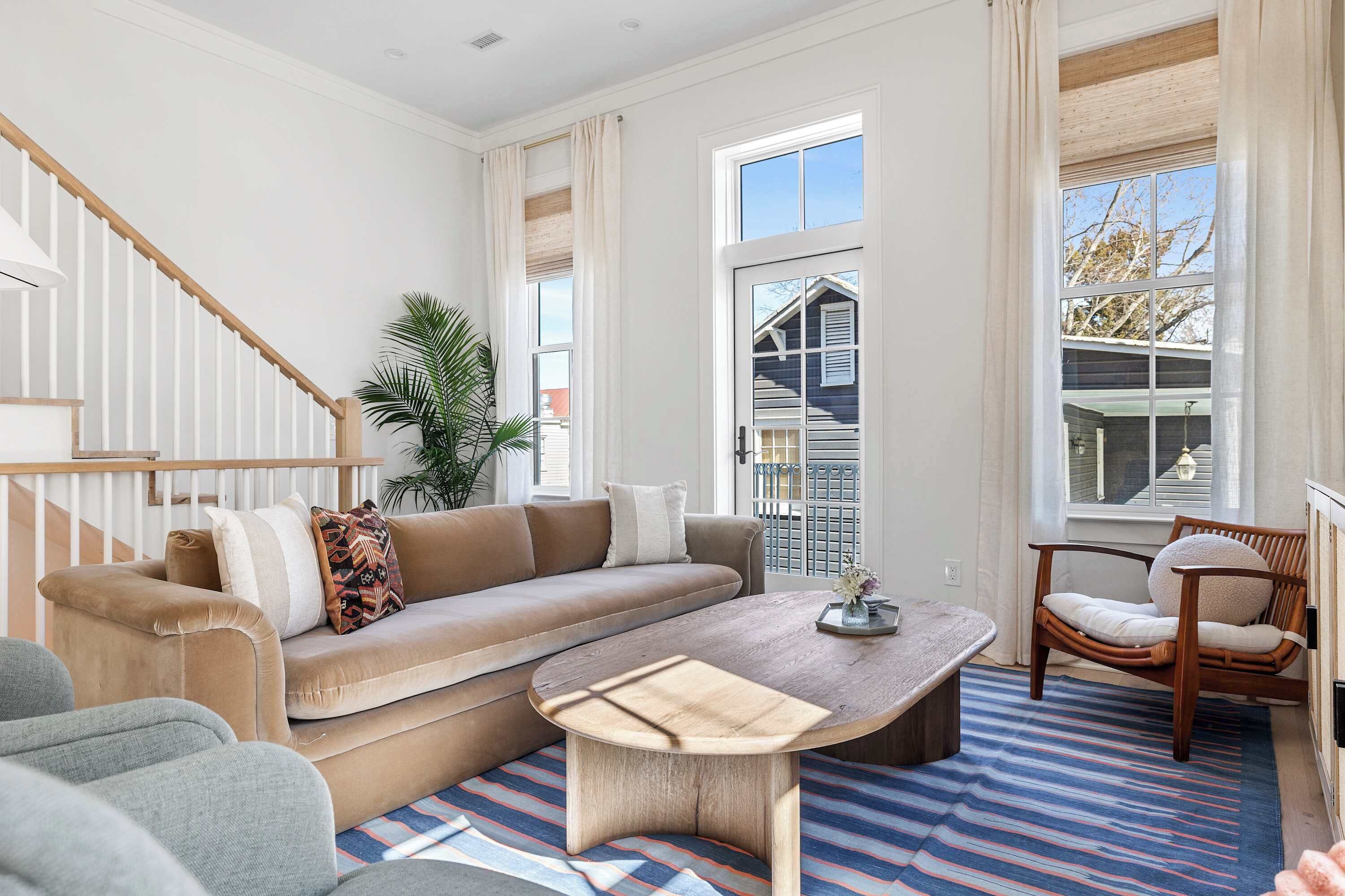 Televisión y oficina 