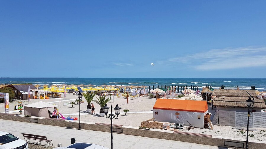 Wave 1 Promenada Apartments