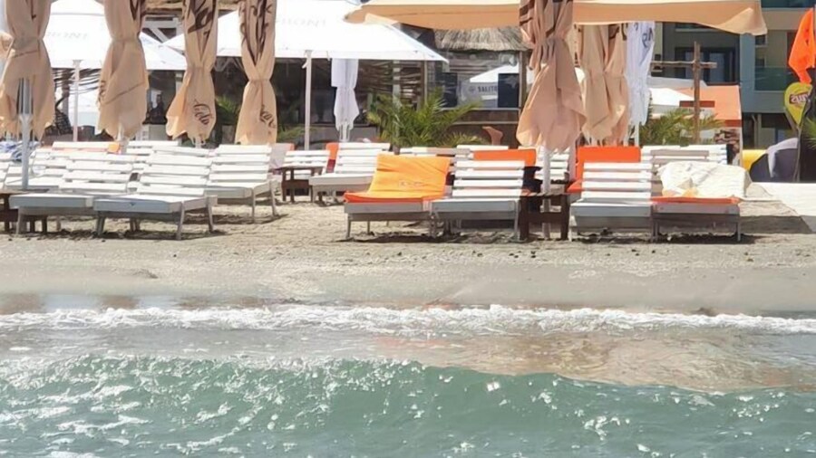 Wave 1 Promenada Apartments