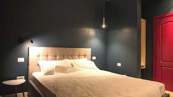 Căn hộ Deluxe, ban công, quang cảnh biển | 1 phòng ngủ, màn/rèm cản sáng, bàn ủi/dụng cụ ủi quần áo