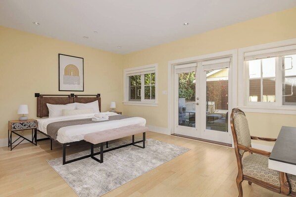 3 bedrooms, free WiFi, bed sheets