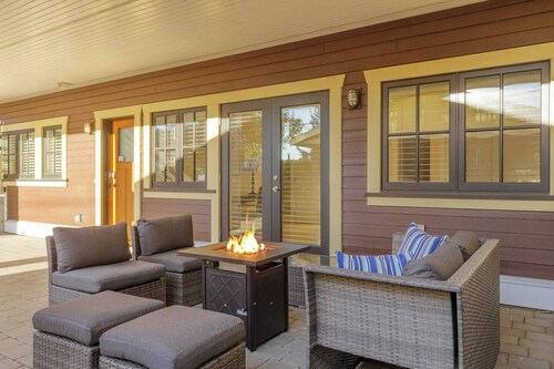 Cozy 3 BDRM Spacious Suite near Lonsdale Quay