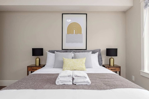 2 Schlafzimmer, BĂŒgeleisen/BĂŒgelbrett, kostenloses WLAN, BettwĂ€sche