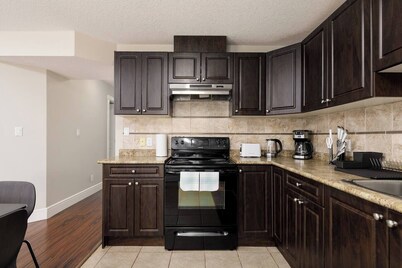 Peaceful spacious 2BR Suite