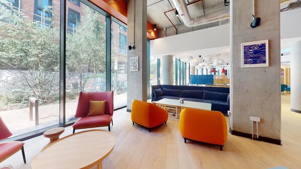 Lobby sitting area - Student Only iQ Brighton (Brighton)