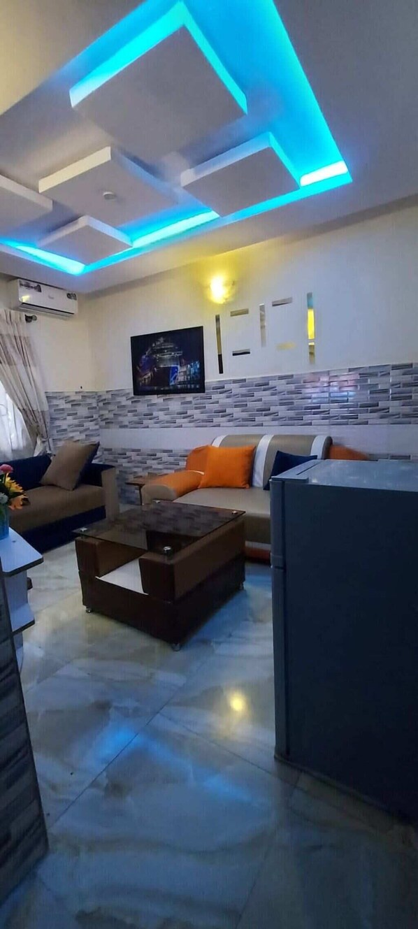 Living area - Cozy Sitting-room and Bedroom with AC in vibrant Lagos, Nigeria (Lagos)