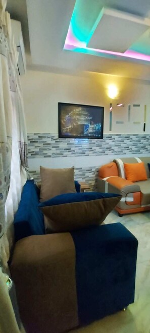 Living area - Cozy Sitting-room and Bedroom with AC in vibrant Lagos, Nigeria (Lagos)