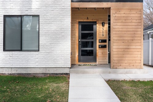 Paintbrush Bliss | Downtown Kalispell Retreat | Hot Tub | Walk to Breweries & Shops