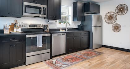Paintbrush Bliss | Downtown Kalispell Retreat | Hot Tub | Walk to Breweries & Shops