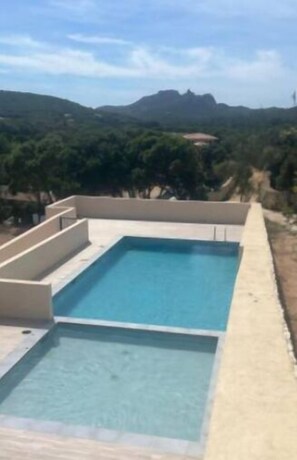 Outdoor pool - 70m2 house with large terrace in secure residence with swimming pool. (Bonifacio)