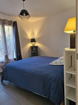 2 bedrooms, iron/ironing board, travel cot, bed sheets