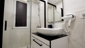 Standard Triple Room | Bathroom - Limonata Bozcaada (Bozcaada)