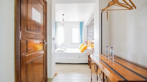 Chambre Double Confort, vue jardin | Draps en coton égyptien, literie de qualité supérieure, minibar