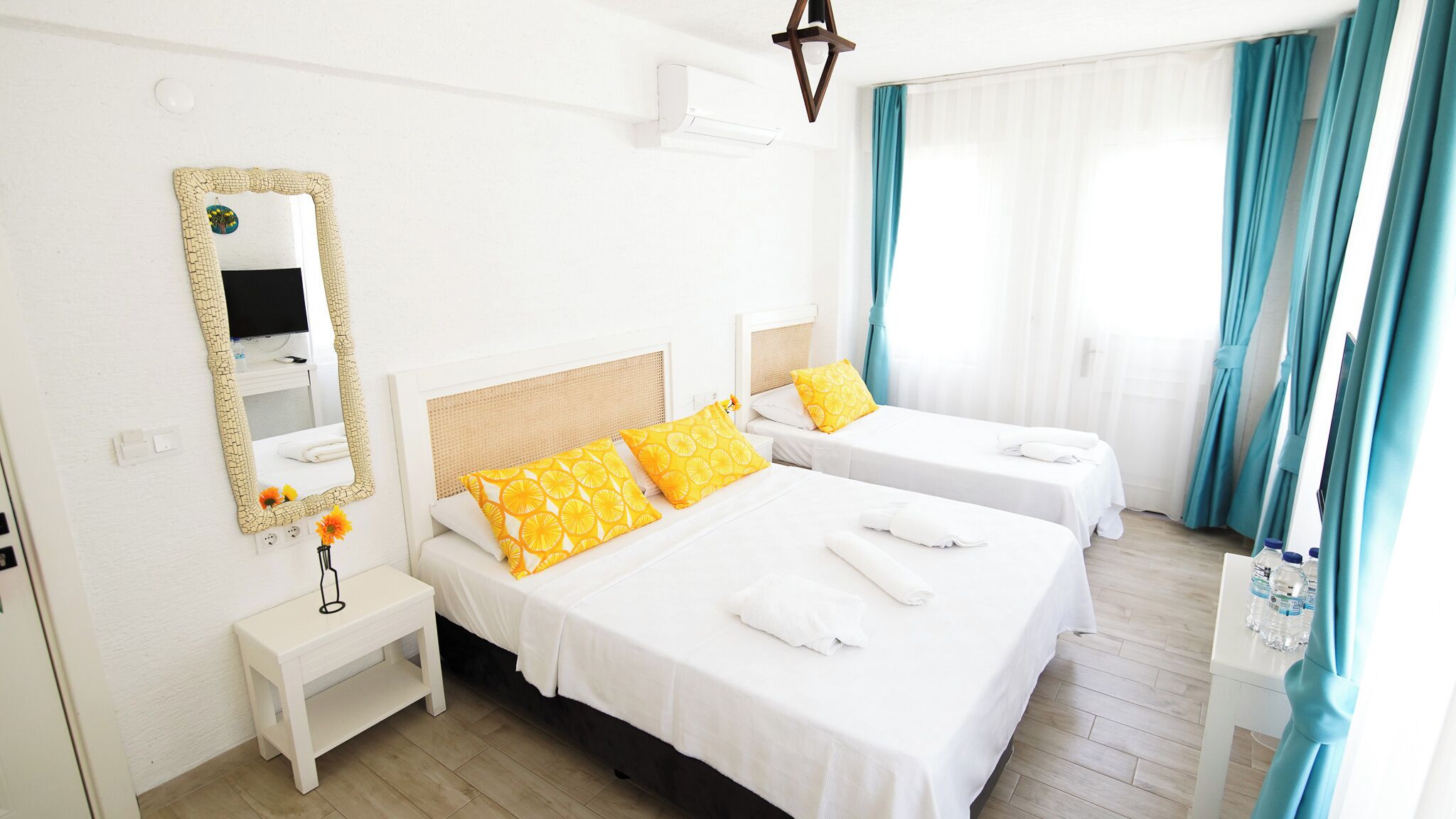 Egyptian cotton sheets, premium bedding, minibar, free WiFi