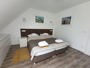 9 quartos, berço de viagem, Wi-Fi, roupa de cama