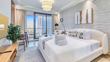Estudi de luxe, vistes a la ciutat | Roba de llit d'alta qualitat i caixa forta a l'habitació
