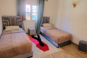 3 bedrooms, iron/ironing board, WiFi, bed sheets