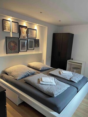 3 soverom, strykejern/-brett, reiseseng for barn og wi-fi