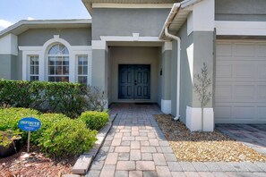 Exterior detail - Bright 4BR home w/ private pool & views (Kissimmee)
