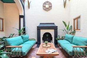 Interior - Sevillian House With Terrace. Augusto Plasencia (Seville)