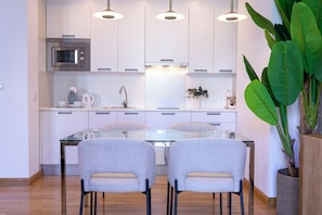 Apartment (1 Bedroom) | Private kitchen | Full-sized fridge, microwave, stovetop, coffee/tea maker - Charming 1bedroom Apt. in Granada. San Agustín (Granada)