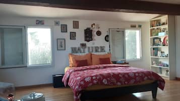 1 slaapkamer, een strijkplank/strijkijzer, gratis wifi, beddengoed